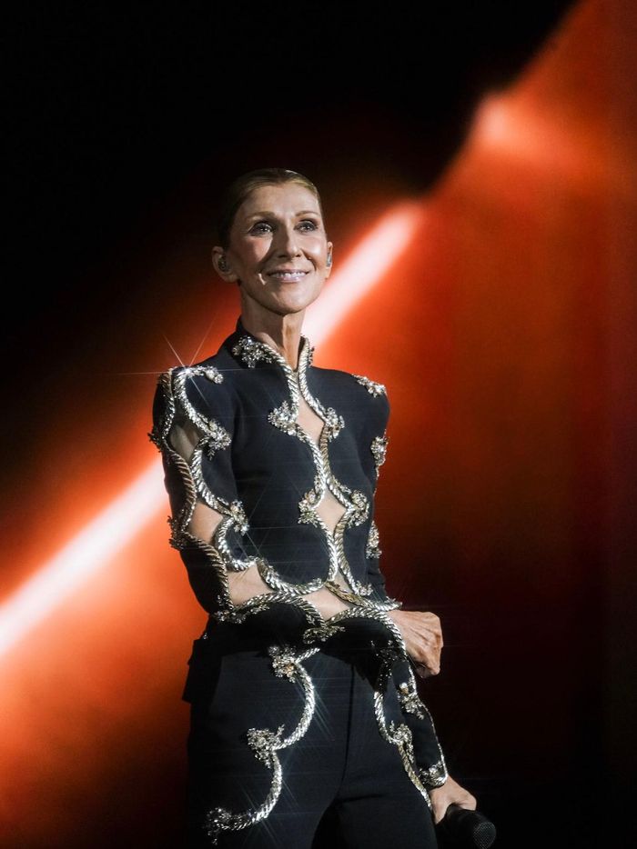 Celine Dion toả sáng trên sân khấu Paris: Ảnh Inès Ziouane