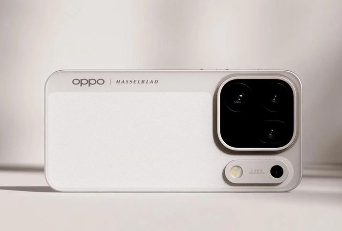 Oppo Find X10 Pro Max được trang bị 3 camera 200MP. Ảnh: Oppo