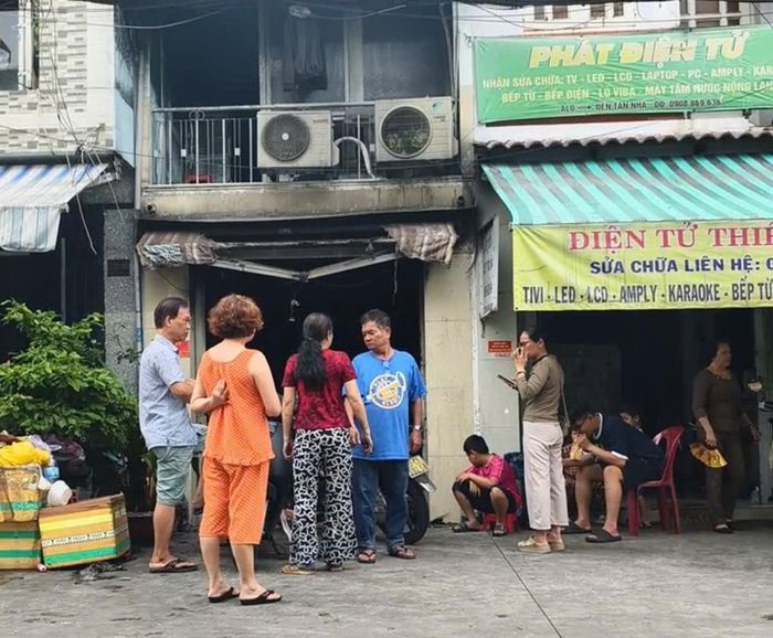 Căn nhà ám khói đen, nhiều tài sản bị hư hại nặng sau vụ cháy. Ảnh: TK
