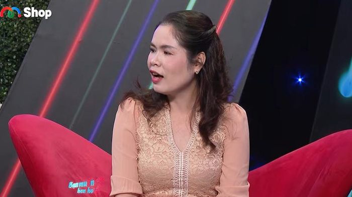 Chị Giàu mong tìm được người đàn ông chung thủy, yêu thương gia đình. Ảnh cắt từ clip