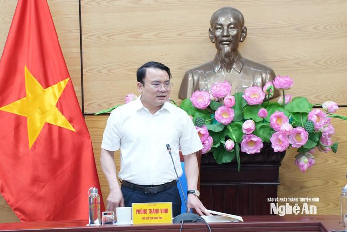 Phó Chủ tịch UBND tỉnh Phùng Thành Vinh thống nhất ký Quy chế phối hợp giữa Chủ đầu tư và UBND tỉnh trong tháng 10/2026. Ảnh: Nguyễn Toàn