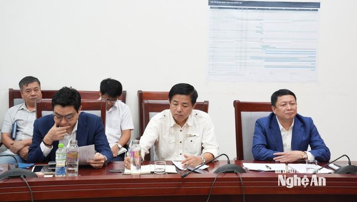 Lãnh đạo Công ty cổ phần Điện LNG Quỳnh Lập tham dự buổi làm việc. Ảnh: Nguyễn Toàn