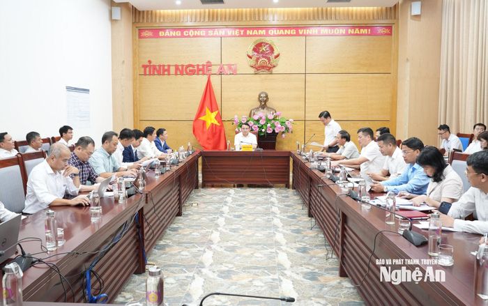 Toàn cảnh buổi làm việc. Ảnh: Nguyễn Toàn