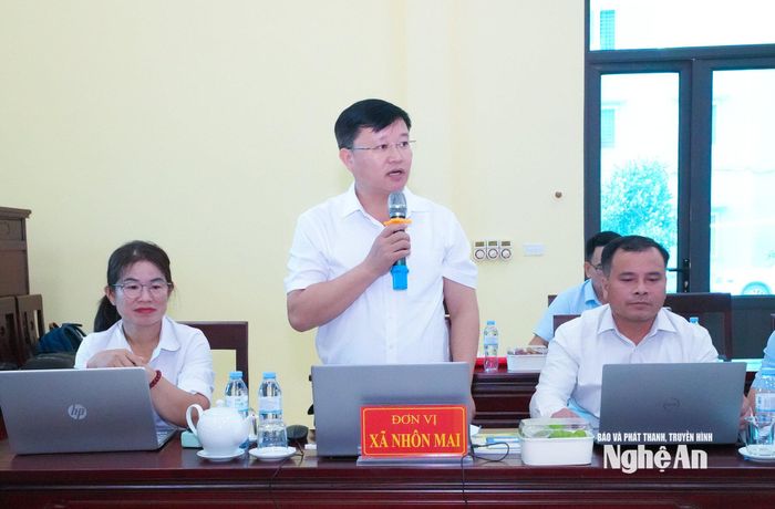 Bí thư Đảng uỷ, Chủ tịch HĐND xã Nhôn Mai đề nghị tỉnh bố trí kinh phí hoạt động 3 tháng còn lại năm 2026 cho HĐND cấp xã theo Nghị quyết số 18 của HĐND tỉnh. Ảnh: Mai Hoa