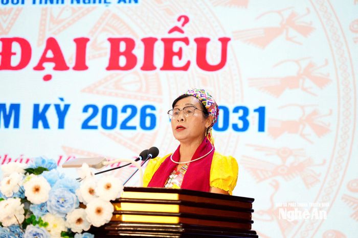 Đại diện Chủ tịch Hội Người cao tuổi xã Tam Quang tham luận tại đại hội. Ảnh: T.L