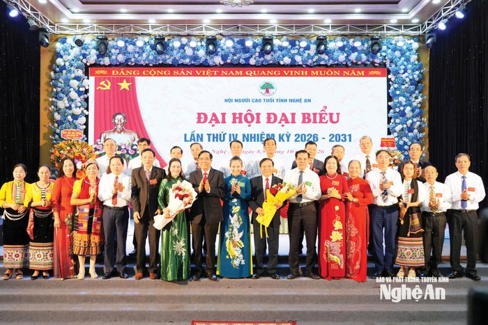Ra mắt Ban Chấp hành Hội Người cao tuổi tỉnh Nghệ An khóa IV, nhiệm kỳ 2026 -2031. Ảnh: T.L
