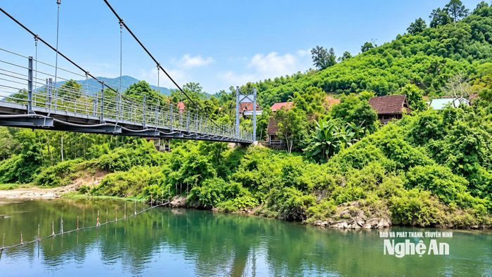 Một góc xanh mát ở bản Cươm. Ảnh: T.P