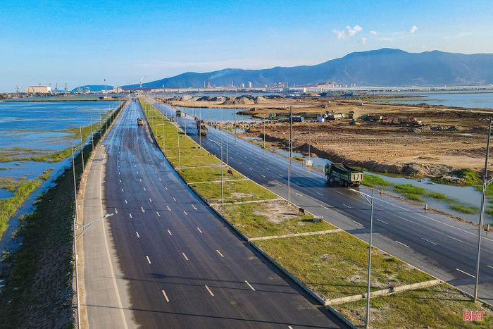 Việc mở rộng Khu kinh tế Vũng Áng tạo thêm dư địa để tỉnh chủ động tổ chức lại không gian kinh tế. Ảnh tư liệu.