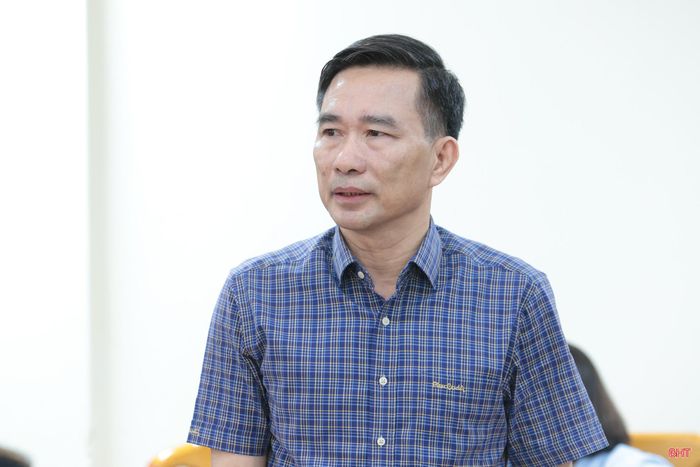 Đồng chí Nguyễn Viết Trường - Giám đốc Sở VH-TT&DL làm rõ một số nội dung dự kiến trình Kỳ họp thường lệ cuối năm 2026 liên quan tới lĩnh vực phụ trách.
