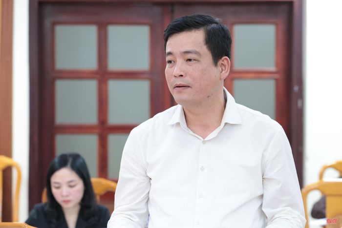 Đồng chí Nguyễn Thành Đồng - Ủy viên BTV Tỉnh ủy, Chủ tịch Ủy ban MTTQ tỉnh tham gia ý kiến tại hội nghị.