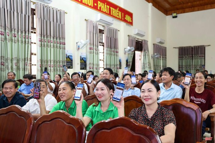 Các địa phương trên toàn tỉnh đang đẩy mạnh chuyển đổi số gắn với nhu cầu thực tế của người dân.