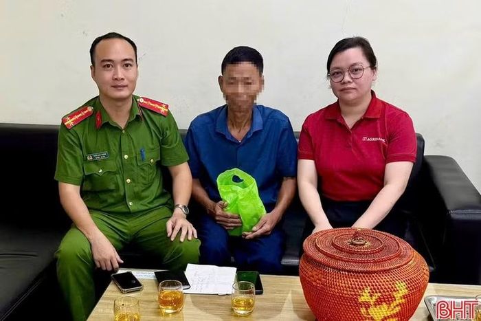 Nhờ được nhân viên Phòng Giao dịch Nầm phát hiện dấu hiệu khả nghi nên đã giúp ông P.V.Đ tránh khỏi bẫy lừa đảo.