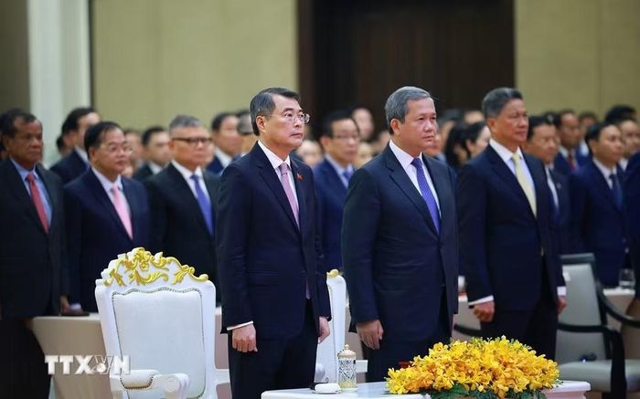 Thủ tướng Lê Minh Hưng và Thủ tướng Campuchia Hun Manet tham dự Diễn đàn Doanh nghiệp Việt Nam-Campuchia 2026. (Ảnh: Dương Giang/TTXVN)