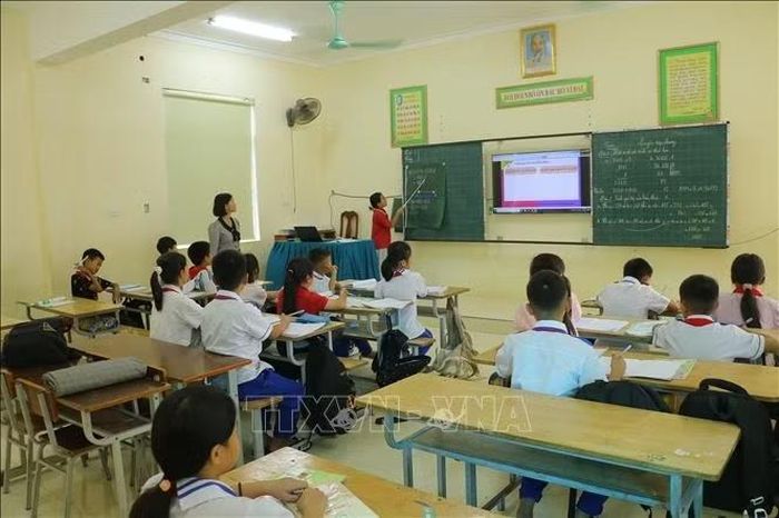 Sáng 9/10/2026, 161/166 học sinh tại điểm trường lẻ thôn Tiến Sơn, xã Quỳnh Tam, trở lại Trường Tiểu học Quỳnh Tam.