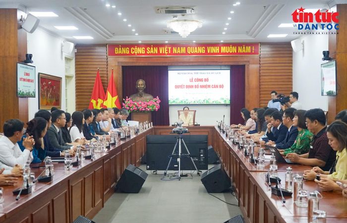 Quang cảnh lễ trao quyết định bổ nhiệm cán bộ.