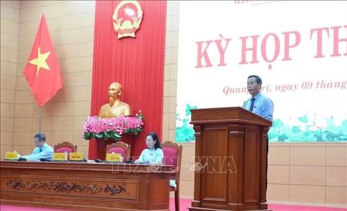 Chủ tịch Hội đồng Nhân dân tỉnh Quảng Trị Nguyễn Đăng Quang phát biểu khai mạc Kỳ họp.