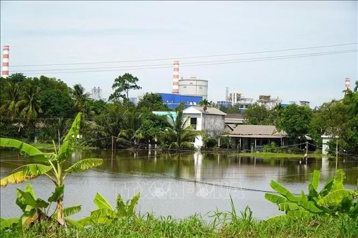 Thôn Đông Lỗ, xã Vạn Tường vẫn còn ngập.