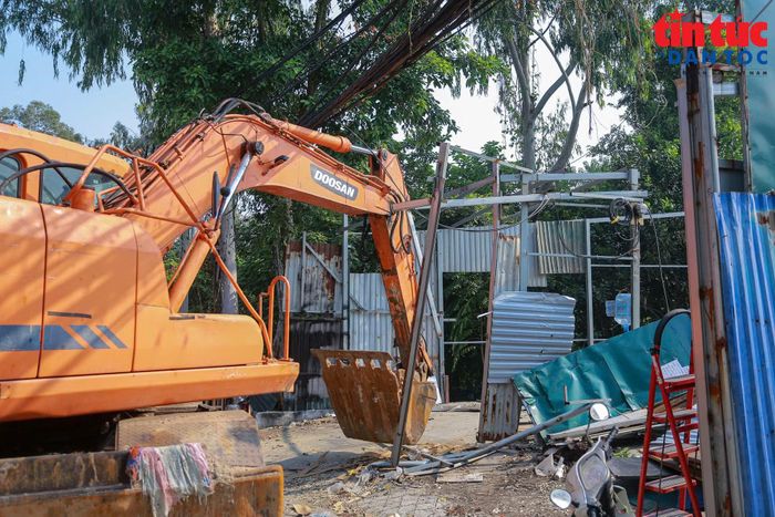 Việc tháo dỡ các công trình vi phạm góp phần giải tỏa mặt bằng, tăng cường quản lý khu vực hành lang sông Nhuệ.