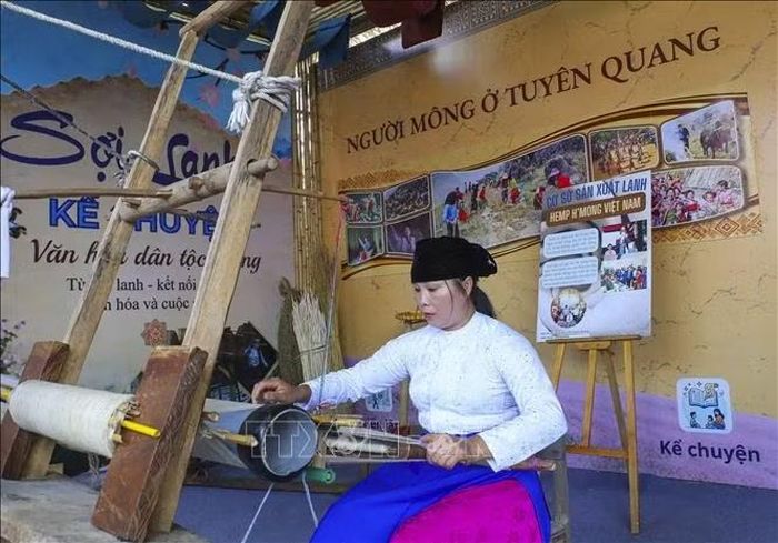 Không gian văn hóa của đồng bào dân tộc Mông tỉnh Tuyên Quang tại Ngày hội.