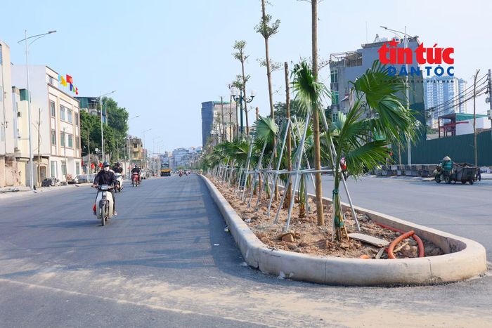 Người dân bắt đầu lưu thông trên tuyến Vành đai 2,5 đoạn giao cắt với đường Nguyễn Trãi.