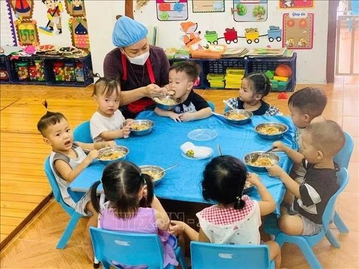 Học sinh Trường Mầm non Tam Dương, xã Tam Dương ăn bán trú tại trường.