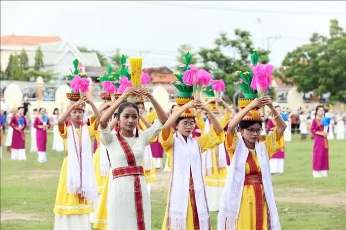 Tiết mục văn nghệ đặc sắc tại Lễ hội Katê, xã Phước Hữu. Ảnh: Đặng Tuấn/TXVN