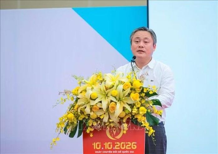 Phó Cục trưởng Cục Chuyển đổi số quốc gia (Bộ Khoa học và Công nghệ) Nguyễn Anh Tuấn tham luận tại Diễn đàn. Ảnh: Hoàng Hiếu/TTXVN