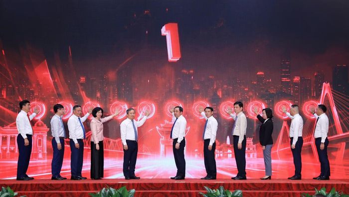 Lãnh đạo TP Hà Nội thực hiện nghi thức khánh thành, khởi công dự án.
