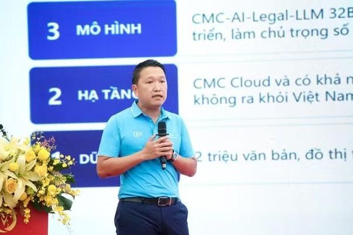 Ông Đặng Tùng Sơn, Phó Chủ tịch EVP, Tổng Giám đốc Tập đoàn Công nghệ CMC chia sẻ tại sự kiện.