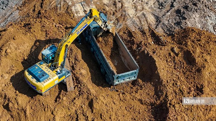 Ghi nhận của Người Đưa Tin, các hạng mục của dự án đang được triển khai đồng loạt để đảm bảo tiến độ.