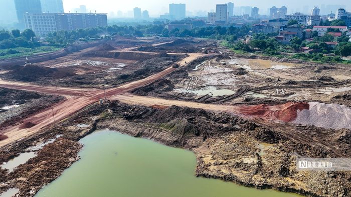Thông tin từ Ban nông nghiệp, đơn vị đã bàn giao toàn bộ mặt bằng cho đơn vị thi công là tập đoàn Vingroup. Hiện nay, Ban Quản lý dự án đang phối hợp với UBND phường Đông Ngạc hoàn thành phương án bồi thường, hỗ trợ giải phóng mặt bằng để làm căn cứ chi trả tiền cho người dân. 