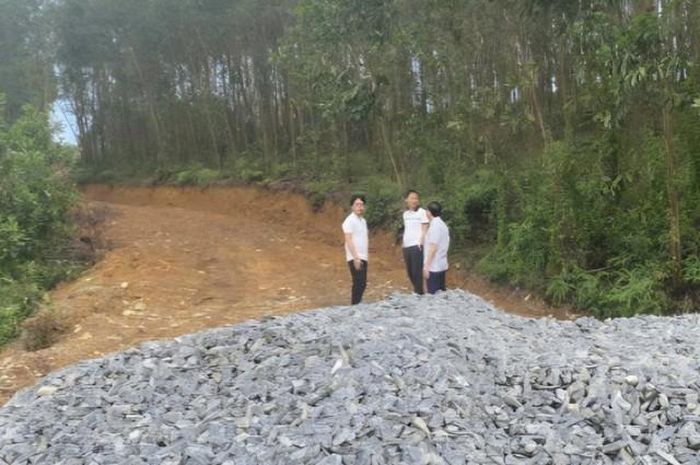 Công trình làm đường bê tông nông thôn tại thôn Thuỷ Hoà, xã Kim Bảng