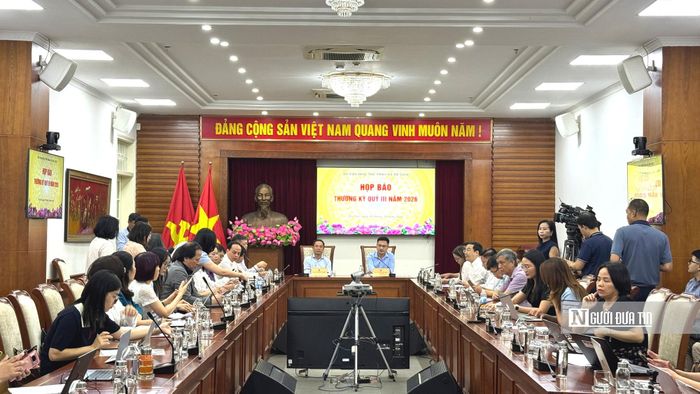 Toàn cảnh họp báo.