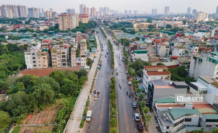 Sau khi có mặt bằng sạch tuyến 2.5 đoạn Đầm Hồng - Quốc lộ 1A đã được đơn vị thi công hoàn thiện nhanh chóng với hạ tầng được bố trí đầy đủ và kết nối với các tuyến giao thông lân cận khác. Hiện người tham gia giao thông đã có thể di chuyển trên tuyến 2.5 đoạn Đầm Hồng - Quốc lộ 1A một cách thoải mái.