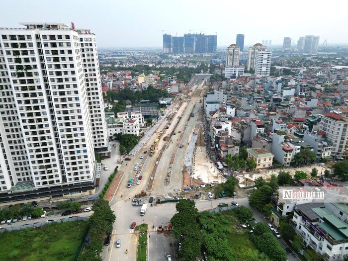 Dự án đường Vành đai 2,5 từng chậm tiến độ nhiều năm do vướng mắc trong công tác giải phóng mặt bằng. Đến tháng 5.2026, toàn bộ mặt bằng được bàn giao, tạo điều kiện để các đơn vị tăng tốc thi công.