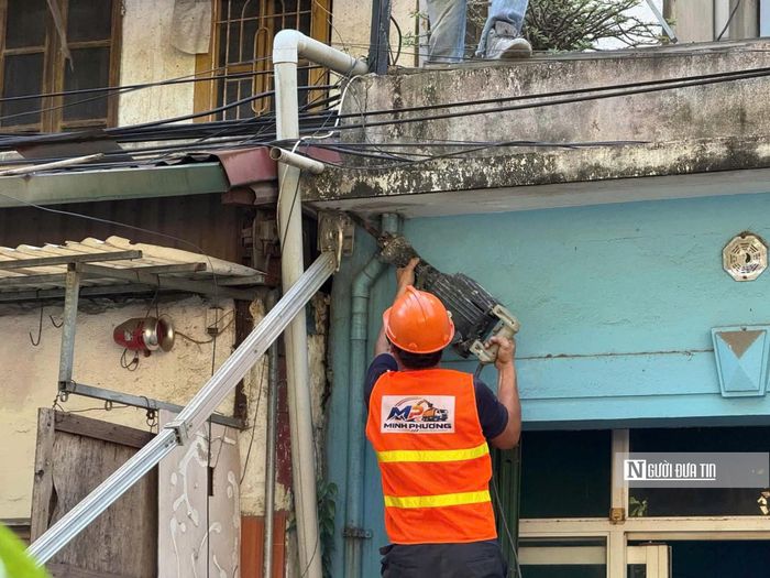 Với quy mô 8 làn xe hiện hữu, Quốc lộ 1A đang chịu áp lực lớn từ lưu lượng phương tiện ngày càng gia tăng, đặc biệt tại các đoạn đi qua khu vực đô thị. Việc mở rộng tuyến đường được kỳ vọng sẽ nâng cao năng lực lưu thông, giảm tình trạng ùn tắc, đồng thời tăng cường kết nối giao thông từ Hà Nội đến các tỉnh phía Nam. Khi hoàn thành, dự án không chỉ góp phần cải thiện hạ tầng giao thông mà còn mở ra kỳ vọng về diện mạo đô thị khang trang, hiện đại hơn dọc tuyến đường.