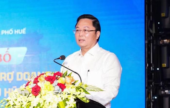 Chủ tịch UBND thành phố Huế Lê Trí Thanh phát biểu tại lễ công bố. Ảnh Ngọc Hiếu.