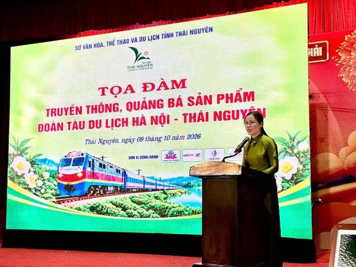 Bà Vũ Thị Thu Hường, Phó Giám đốc Sở Văn hóa, Thể thao và Du lịch tỉnh Thái Nguyên phát biểu khai mạc tọa đàm. Ảnh: Hà Trần