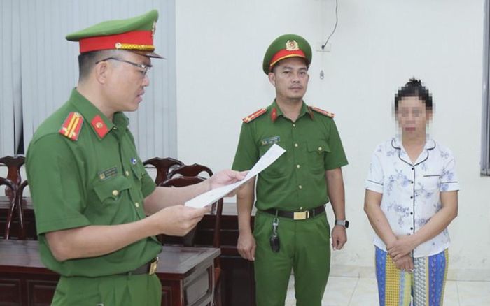 Cơ quan Cảnh sát điều tra thi hành lệnh khởi tố bị can. Ảnh: Công an Đồng Nai