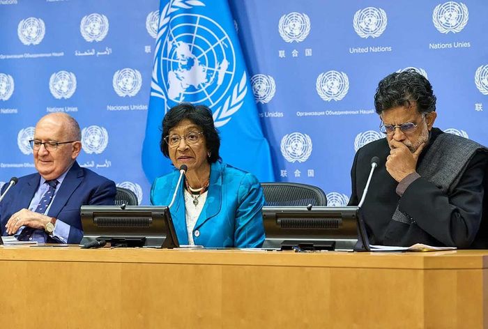 Bà Navanethem "Navi" Pillay trong một cuộc họp báo về tình hình Palestine
