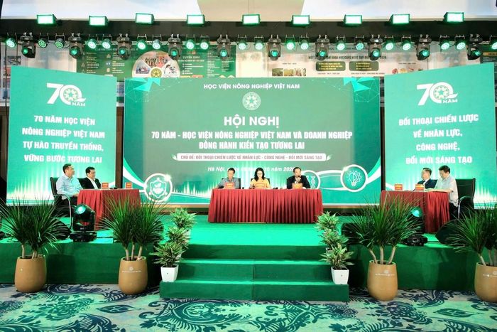 Quang cảnh hội nghị