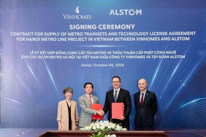 Đại diện lãnh đạo Vingroup và Alstom tại lễ ký kết ngày 6/10. Ảnh: VIC