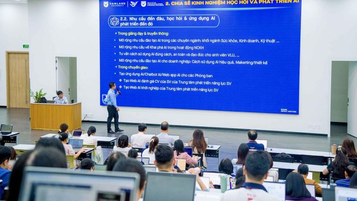 Việc hoàn thiện môi trường làm việc theo chuẩn quốc tế tạo điều kiện thuận lợi để thu hút nhân lực học thuật chất lượng cao từ nhiều quốc gia.