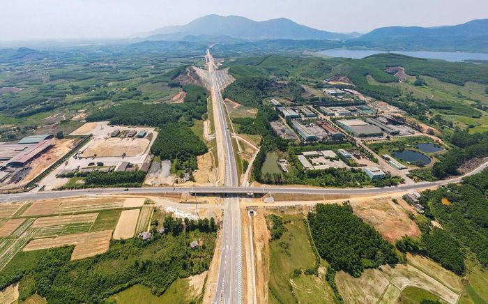 Áp lực huy động vốn cũng gắn với nhu cầu phát triển của toàn nền kinh tế. Ảnh: HA