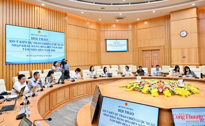 Nhiều hiệp hội tham gia góp ý kiến tại hội thảo.