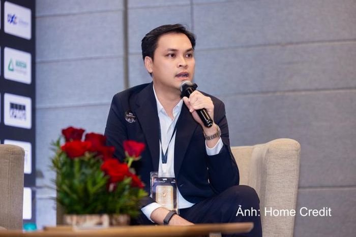 Ông Trịnh Bá Việt Xô - Trưởng phòng Phát triển Kinh doanh - Home Credit Việt Nam chia sẻ tại sự kiện.