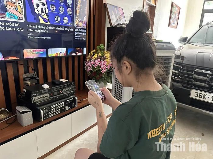 Do những biến cố trong gia đình cùng với việc sử dụng mạng xã hội nhiều, một số thiếu niên có hành vi tự gây tổn thương bản thân khi cảm xúc bị dồn nén.
