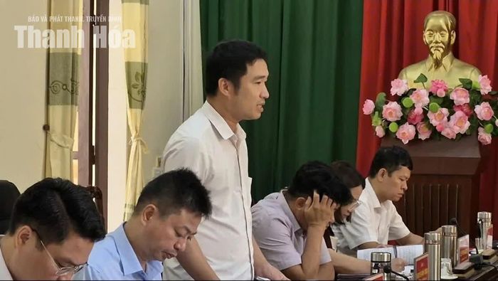 Thành viên Đoàn giám sát phát biểu tại buổi giám sát.