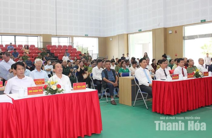 Các đại biểu dự lễ công bố.