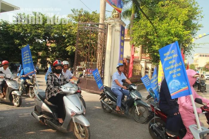 Diễu hành hưởng ứng Ngày Chuyển đổi số quốc gia năm 2026.